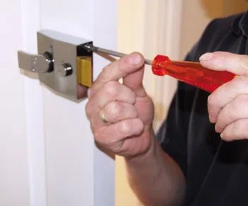 Super Locksmith Services Santa Ana, CA 714-923-1171 Super Locksmith Services Santa Ana, CA 714-923-1171 - 29-1